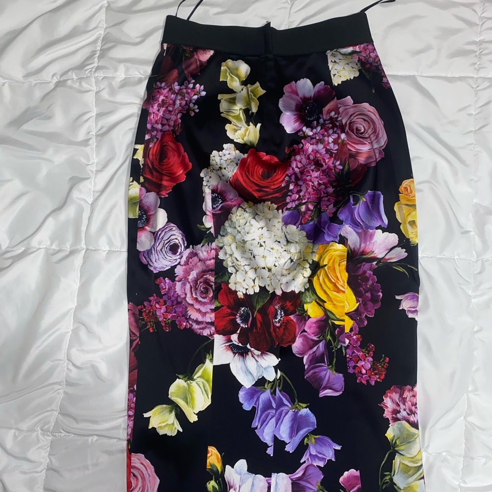 Dolce & Gabbana Black Floral Pencil Skirt - Picture 2 of 3